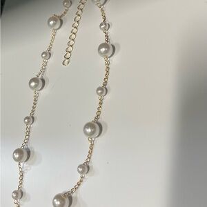 Lustrous Pearl Necklace with Gold Chain